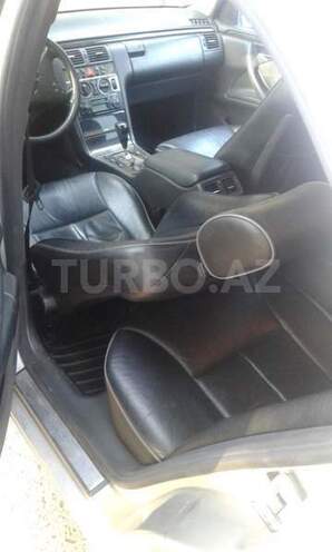 Mercedes E 220 2001, 230,000 km - 2.2 l - Bakı