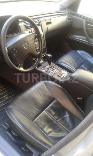 Mercedes E 220 2001, 230,000 km - 2.2 l - Bakı