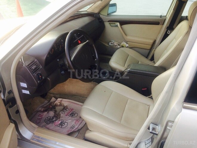 Mercedes C 230 1997, 246,000 km - 2.3 l - Bakı