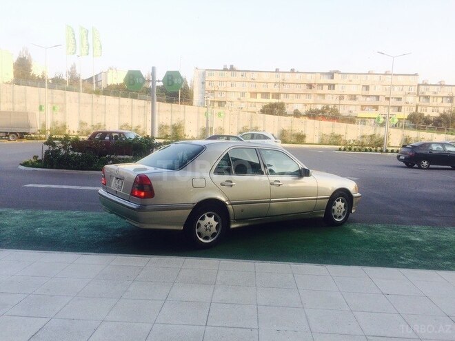 Mercedes C 230 1997, 246,000 km - 2.3 l - Bakı