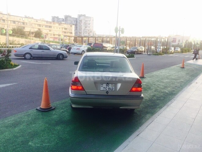 Mercedes C 230 1997, 246,000 km - 2.3 l - Bakı