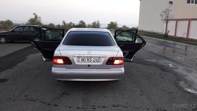 Mercedes E 230 1996, 281,000 km - 2.3 l - Bakı