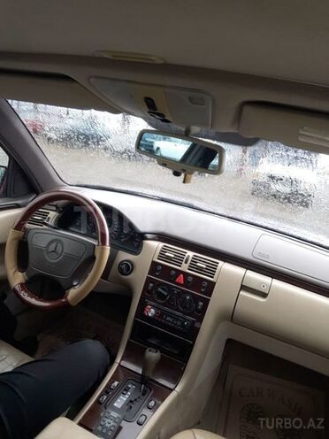 Mercedes E 280 1996, 200,000 km - 2.8 л - Gəncə
