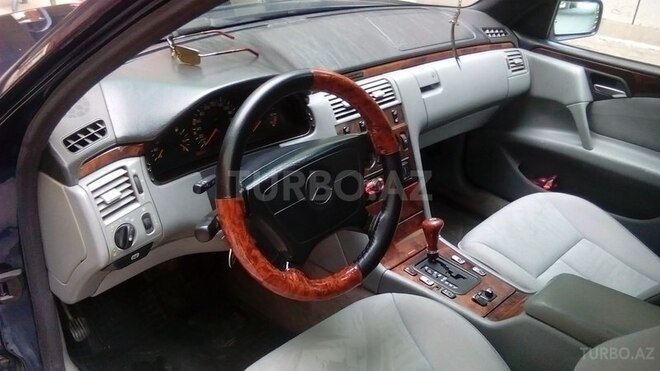 Mercedes E 240 1998, 340,000 km - 2.4 л - Bakı