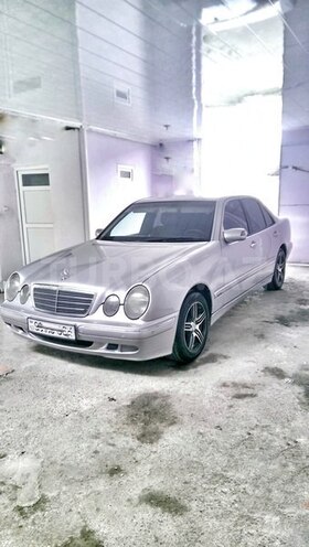 Mercedes E 320 2001, 270,000 km - 3.2 l - Göyçay