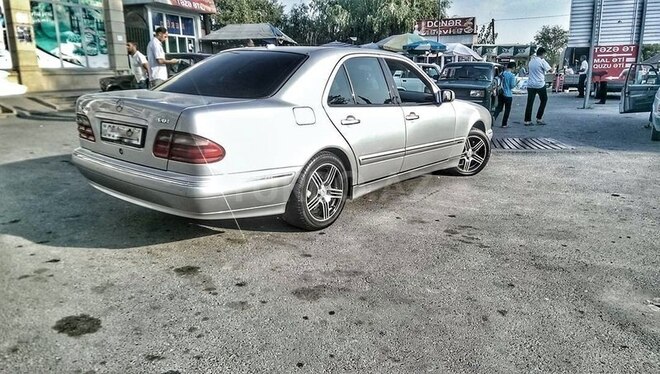 Mercedes E 320 2001, 270,000 km - 3.2 l - Göyçay