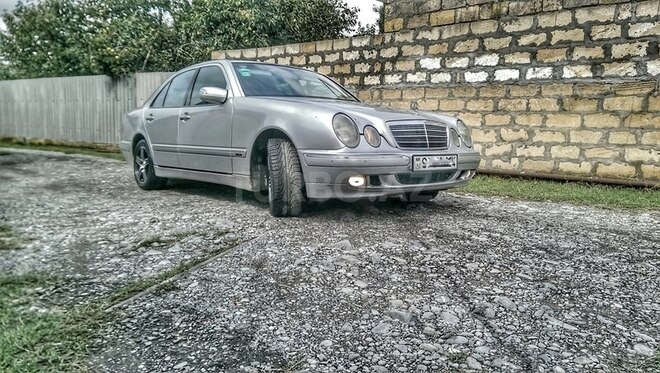 Mercedes E 320 2001, 270,000 km - 3.2 l - Göyçay