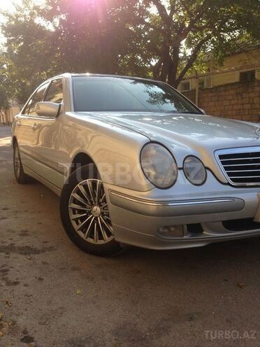 Mercedes E 240 2000, 100,000 km - 2.4 л - Bakı