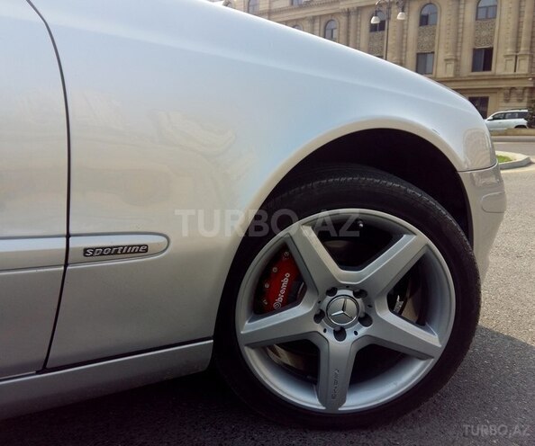 Mercedes E 220 2004, 261,000 km - 2.2 l - Bakı
