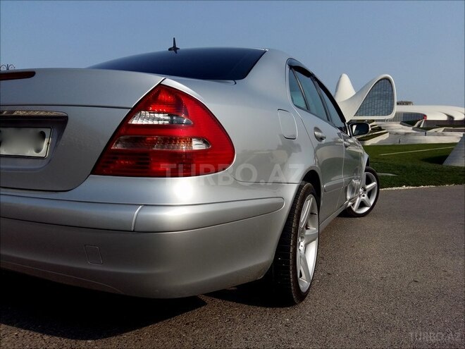 Mercedes E 220 2004, 261,000 km - 2.2 l - Bakı