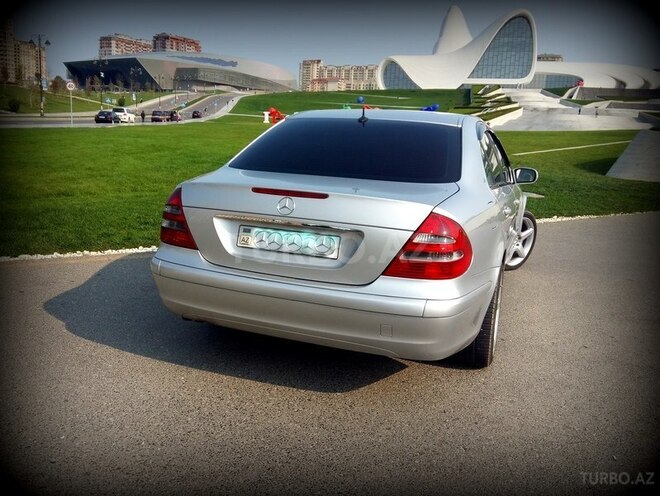 Mercedes E 220 2004, 261,000 km - 2.2 l - Bakı