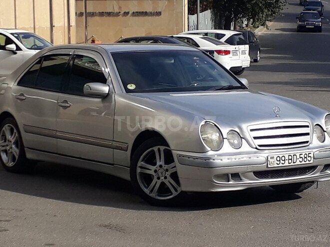 Mercedes E 220 2000, 324,503 km - 2.2 l - Bakı