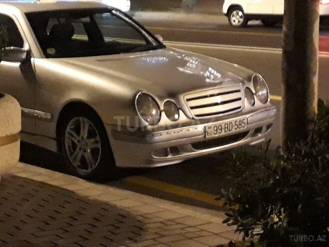 Mercedes E 220 2000, 324,503 km - 2.2 l - Bakı