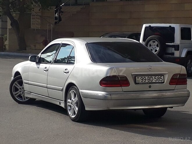 Mercedes E 220 2000, 324,503 km - 2.2 l - Bakı