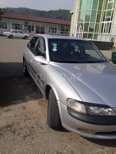 Opel Vectra 1997, 244,000 km - 2.0 l - Astara