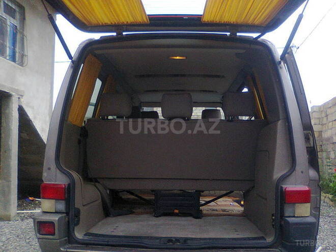 Volkswagen Caravelle 1995, 260,542 km - 2.4 l - Bakı