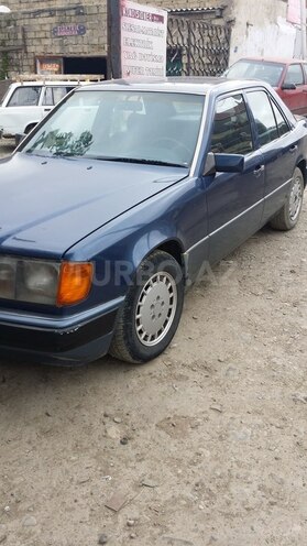 Mercedes E 200 1990, 242,000 km - 2.0 л - Bakı