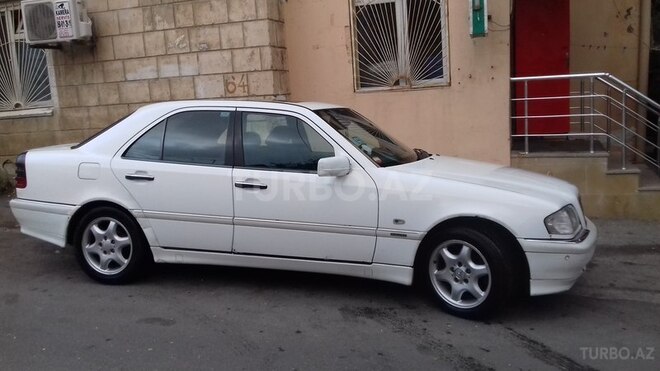 Mercedes C 220 1997, 448,000 km - 2.2 l - Bakı