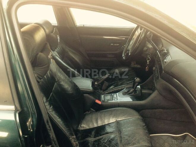 BMW 528 1997, 280,000 km - 2.8 l - Qax
