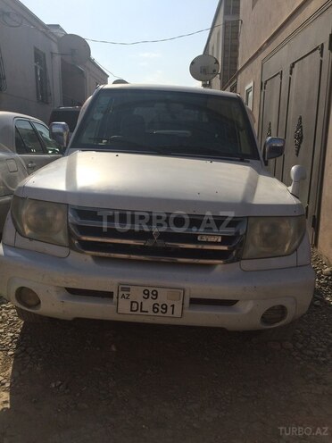 Mitsubishi Pajero io 2001, 228,000 km - 2.0 l - Bakı