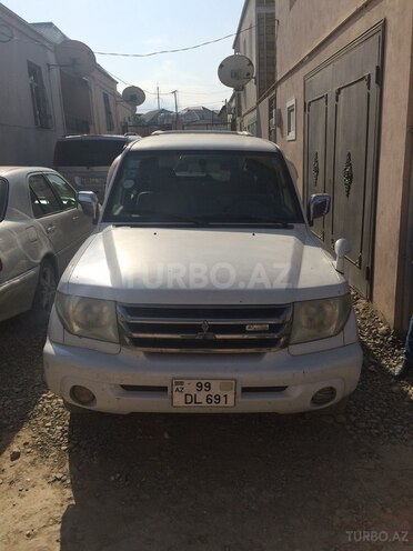 Mitsubishi Pajero io 2001, 228,000 km - 2.0 l - Bakı