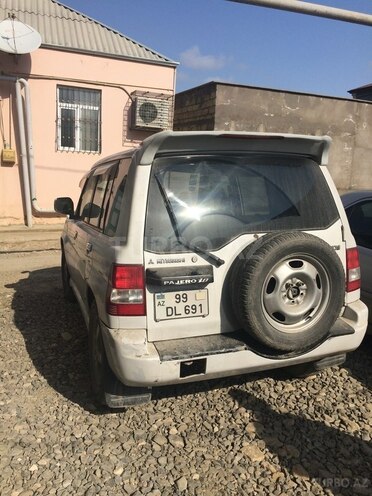 Mitsubishi Pajero io 2001, 228,000 km - 2.0 l - Bakı