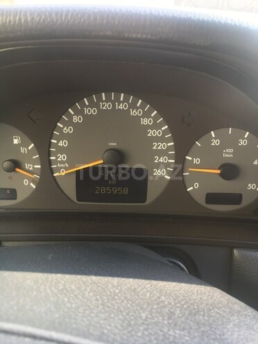 Mercedes E 270 2000, 285,679 km - 2.7 l - Bakı