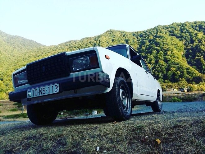 LADA (VAZ) 2107 2005, 145,000 km - 1.6 л - Qax