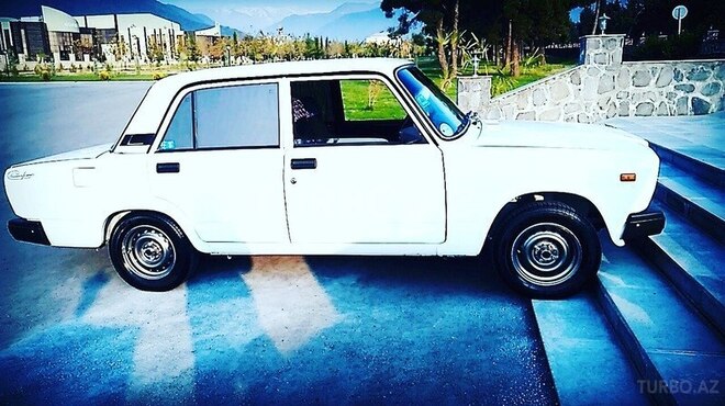 LADA (VAZ) 2107 2005, 145,000 km - 1.6 л - Qax