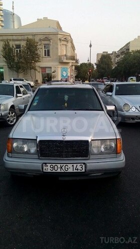 Mercedes E 200 1992, 180,000 km - 0.2 л - Bakı