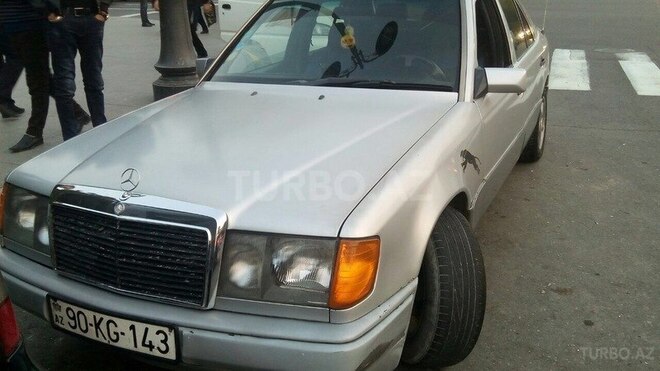 Mercedes E 200 1992, 180,000 km - 0.2 л - Bakı
