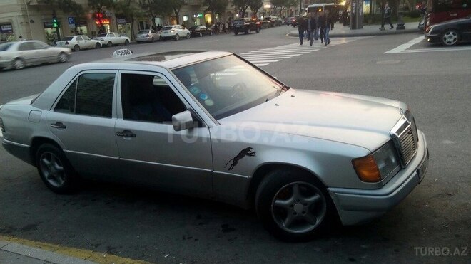 Mercedes E 200 1992, 180,000 km - 0.2 л - Bakı