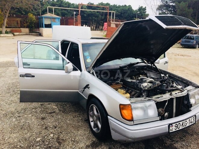 Mercedes E 200 1992, 180,000 km - 0.2 л - Bakı