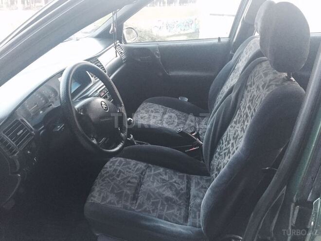 Opel Vectra 1996, 284,000 km - 1.6 l - Bakı
