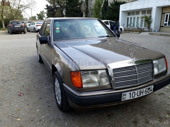Mercedes E 200 1990, 294,000 km - 2.0 l - Bakı