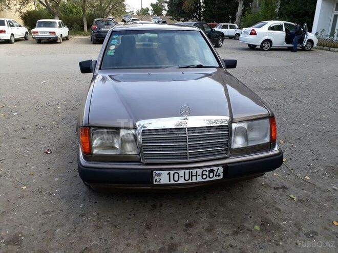 Mercedes E 200 1990, 294,000 km - 2.0 l - Bakı