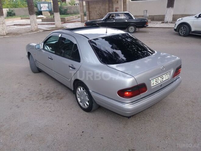 Mercedes E 220 1995, 310,000 km - 2.2 l - Xırdalan