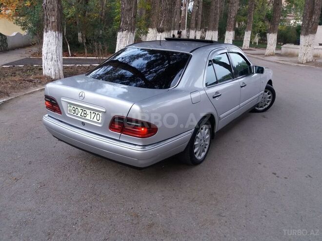 Mercedes E 220 1995, 310,000 km - 2.2 l - Xırdalan
