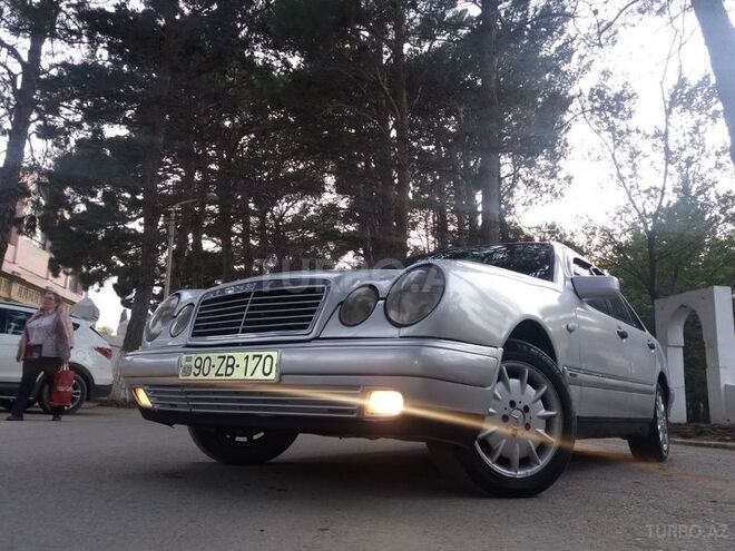 Mercedes E 220 1995, 310,000 km - 2.2 l - Xırdalan