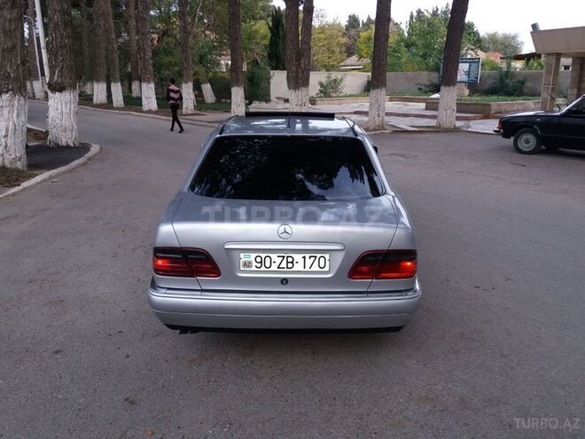 Mercedes E 220 1995, 310,000 km - 2.2 l - Xırdalan