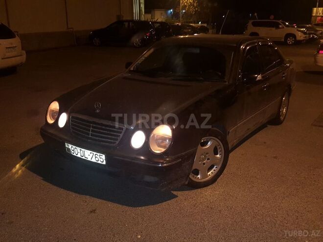 Mercedes E 320 2002, 221,679 km - 3.2 l - Bakı