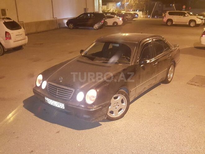 Mercedes E 320 2002, 221,385 km - 3.2 l - Bakı