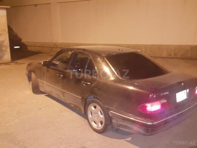 Mercedes E 320 2002, 221,385 km - 3.2 l - Bakı