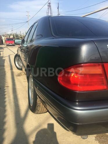 Mercedes E 230 1996, 400,000 km - 2.3 л - Bakı
