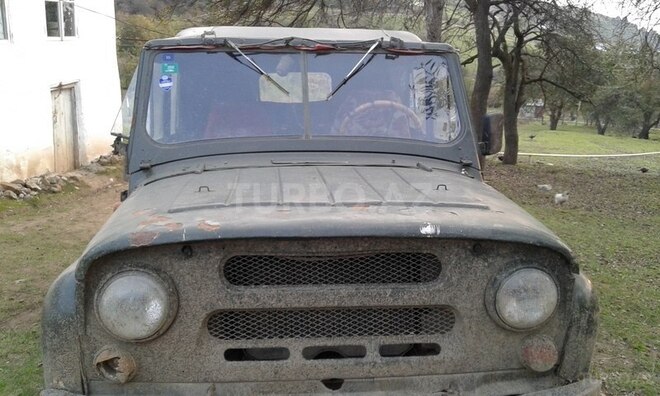 UAZ 469 1980, 100,000 km - 0.3 l - Lerik