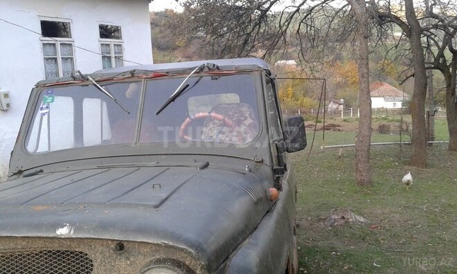 UAZ 469 1980, 100,000 km - 0.3 l - Lerik