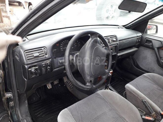 Opel Vectra 1995, 215,000 km - 2.0 l - Bakı