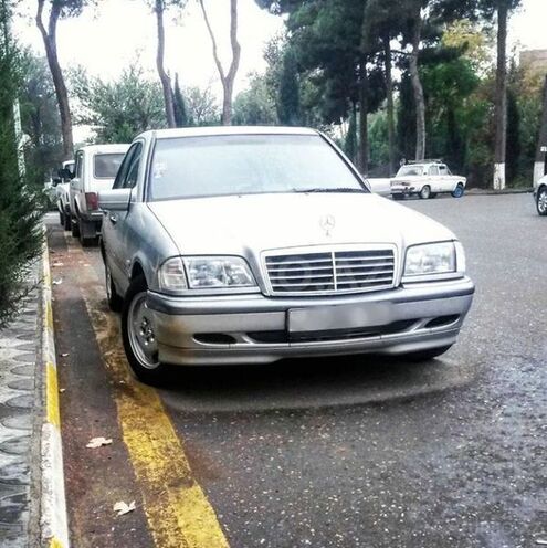 Mercedes C 240 1998, 335,000 km - 2.4 l - Ağcabədi