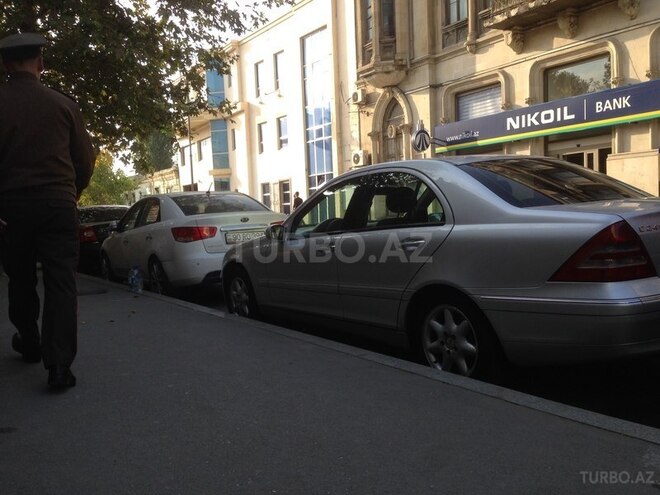Mercedes C 240 2009, 285,000 km - 2.6 l - Bakı
