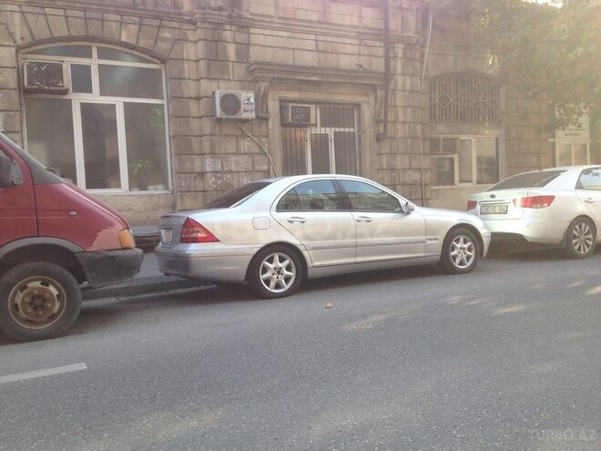 Mercedes C 240 2009, 285,000 km - 2.6 l - Bakı